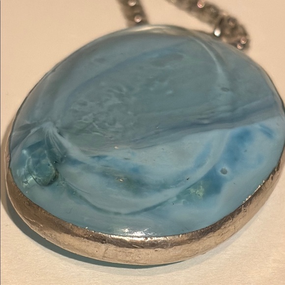 3/$20 Chic Silver Necklace with Blue Pendant - Picture 5 of 5